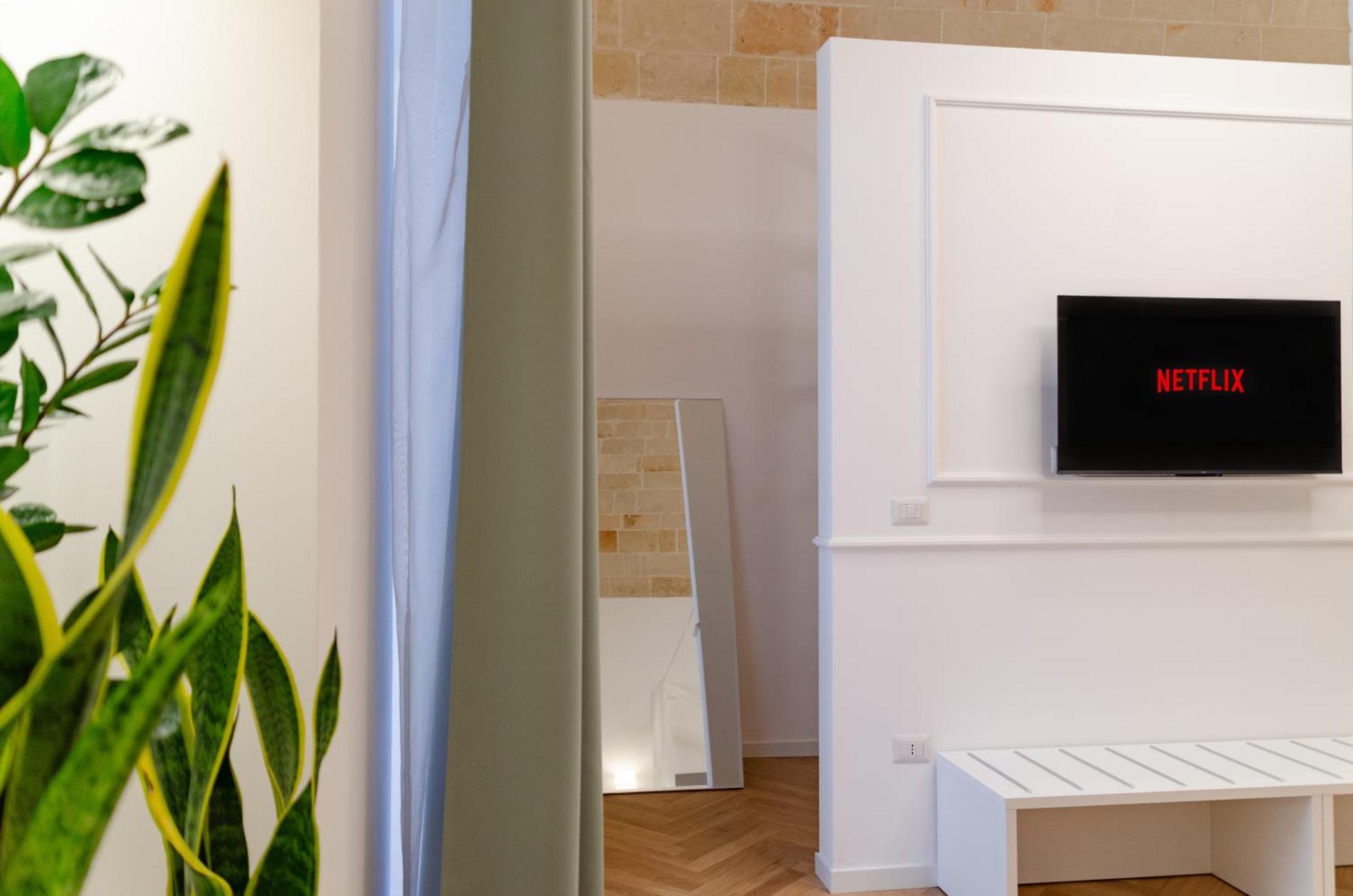 Apulialux - San Lorenzo Luxury Apartment Con Jacuzzi In Centro 브린디시 외부 사진