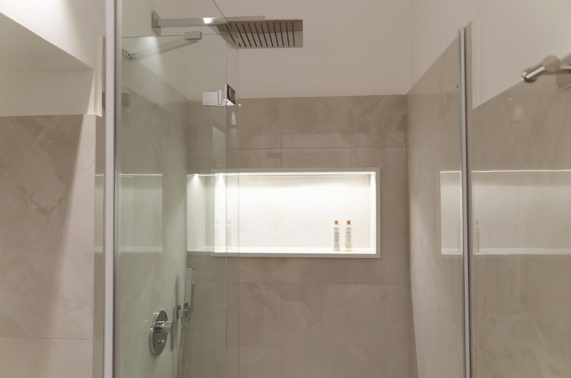 Apulialux - San Lorenzo Luxury Apartment Con Jacuzzi In Centro 브린디시 외부 사진