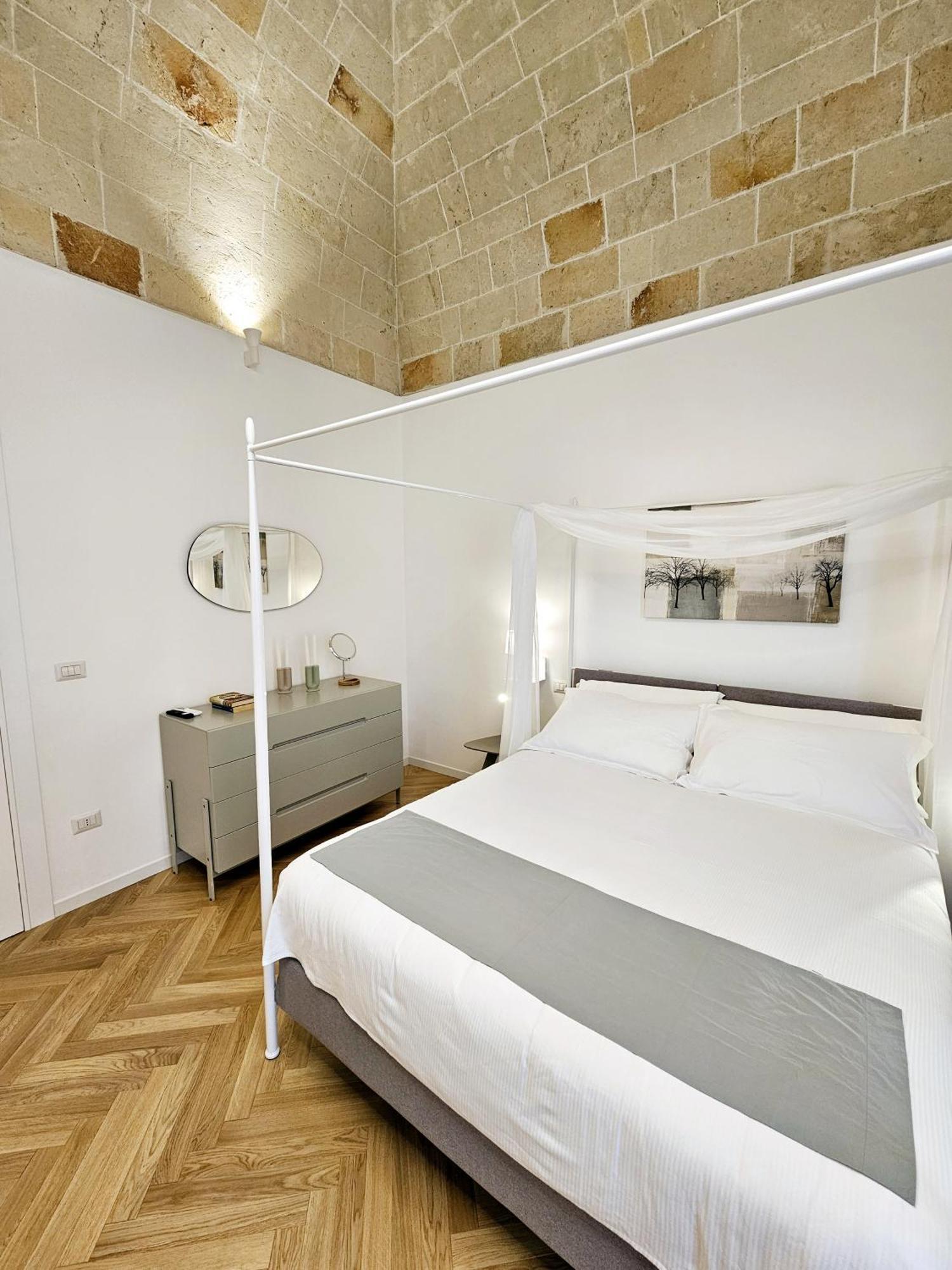Apulialux - San Lorenzo Luxury Apartment Con Jacuzzi In Centro 브린디시 외부 사진